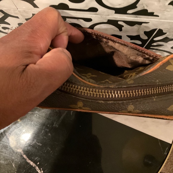 Louis Vuitton Danube As-Is GUC - Picture 6 of 10